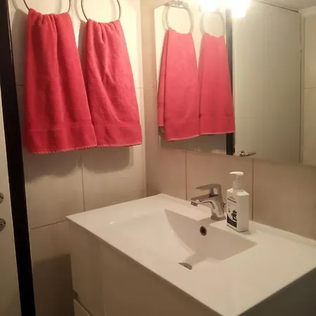 דירה Cosy Penthouse -up To 6 Guests- In The Centre!